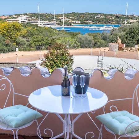 Appartamento [PORTO-CERVO]Casa con piscina e vista yachts Porto Cervo Esterno foto