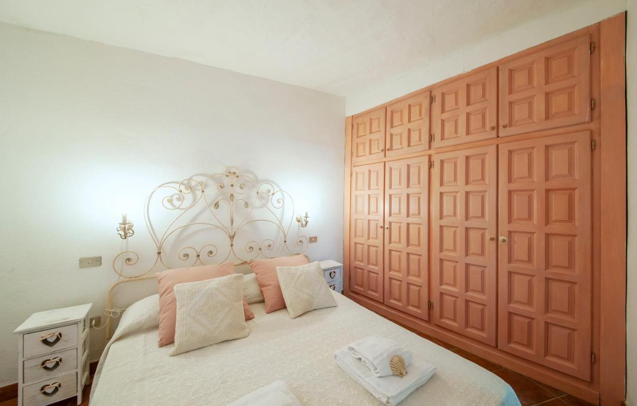Appartamento [PORTO-CERVO]Casa con piscina e vista yachts Porto Cervo Esterno foto