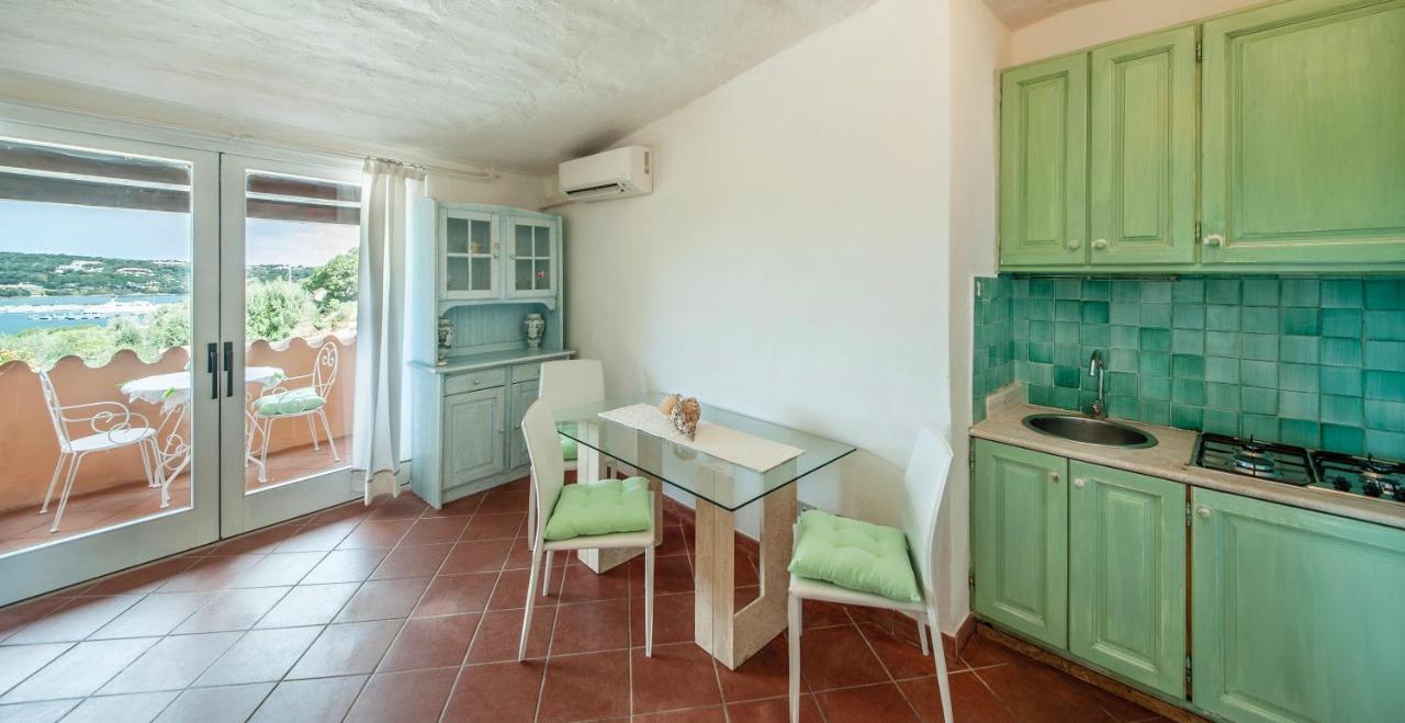 Appartamento [PORTO-CERVO]Casa con piscina e vista yachts Porto Cervo Esterno foto