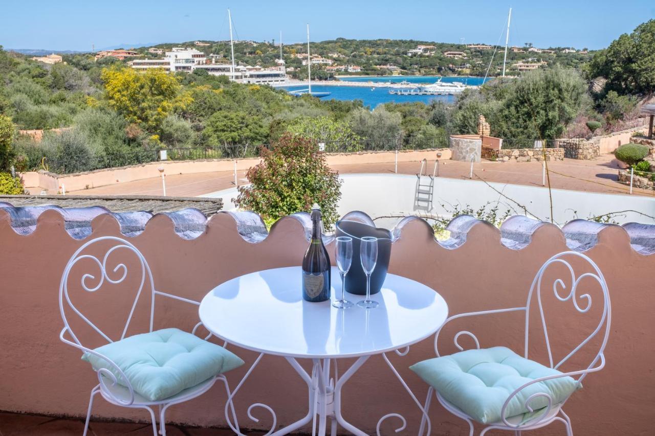 Appartamento [PORTO-CERVO]Casa con piscina e vista yachts Porto Cervo Esterno foto